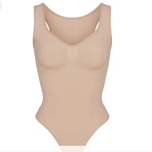 SKIMS Seamless sculpt scoop neck thong bodysuit